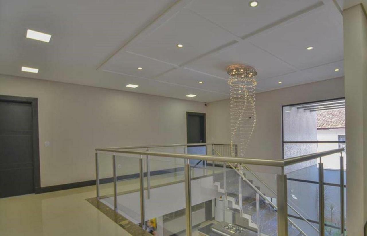 フォス・ド・イグアス Casa Moderna No Centro Proxima A Atracoes Turisticasヴィラ エクステリア 写真